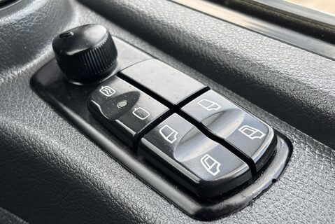 Mercedes-Benz Atego 816 7.5t Tilt and Slideback Vehicle Recovery Lorry 31