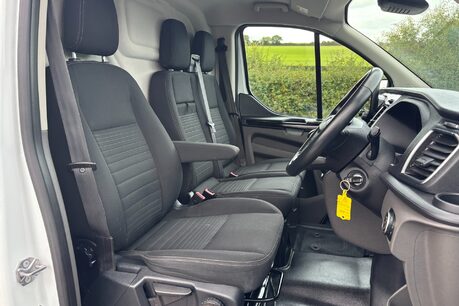 Ford Transit Custom 300 L2 130 ps Limited Panel Van 29