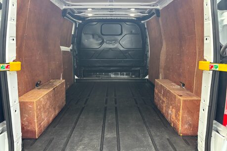 Ford Transit Custom 300 L2 130 ps Limited Panel Van 14