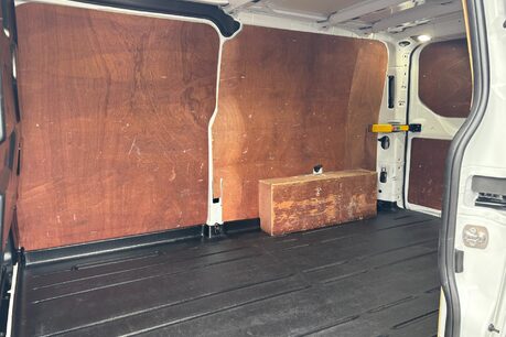 Ford Transit Custom 300 L2 130 ps Limited Panel Van 10