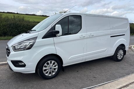 Ford Transit Custom 300 L2 130 ps Limited Panel Van 1