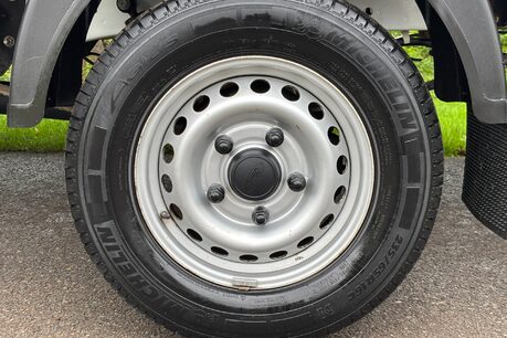 Ford Transit 350 Srw L4 130 ps Dropside Truck - Tow Axle 33