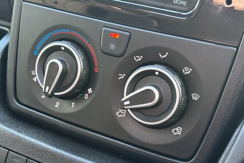 Bailey Autograph 79-4i 165ps 4 Berth Island Bed Motorhome 15