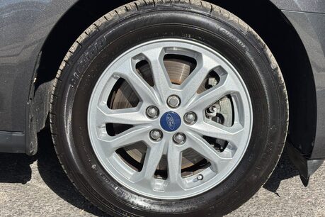 Ford Transit Connect 240 Limited L1H1 Panel Van - Rear Camera 35
