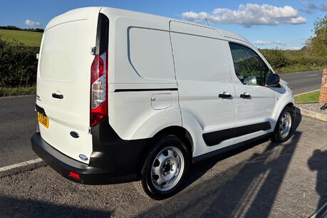 Ford Transit Connect 220 Leader DCIV Selectshift Auto - Sat Nav / 5 Seats / Rear Camera 3