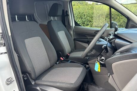Ford Transit Connect 220 Leader DCIV Selectshift Auto - Sat Nav / 5 Seats / Rear Camera 33