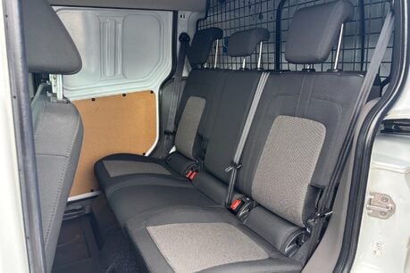 Ford Transit Connect 220 Leader DCIV Selectshift Auto - Sat Nav / 5 Seats / Rear Camera 19