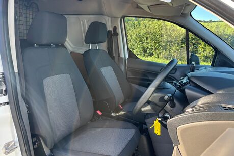 Ford Transit Connect 220 Leader DCIV Selectshift Auto - Sat Nav / 5 Seats / Rear Camera 33