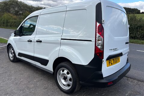 Ford Transit Connect 220 Leader DCIV Selectshift Auto - Sat Nav / 5 Seats / Rear Camera 6