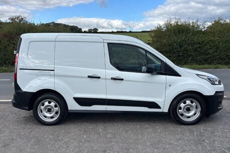 Ford Transit Connect 220 Leader DCIV Selectshift Auto - Sat Nav / 5 Seats / Rear Camera 10