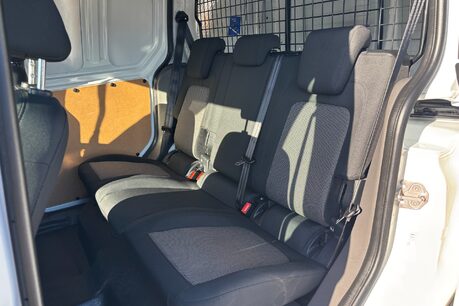 Ford Transit Connect 220 Leader DCIV Selectshift Auto - Sat Nav / 5 Seats / Rear Camera 19