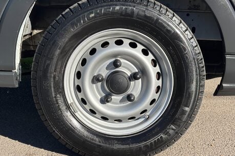Ford Transit 350 Srw L4 170ps Dropside Truck with Tail Lift - AirCon / Camera / Tow Axle 33