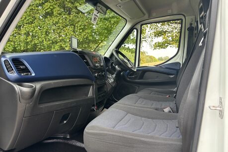 Iveco Daily 35C12 Luton with Tail Lift - Automatic 12