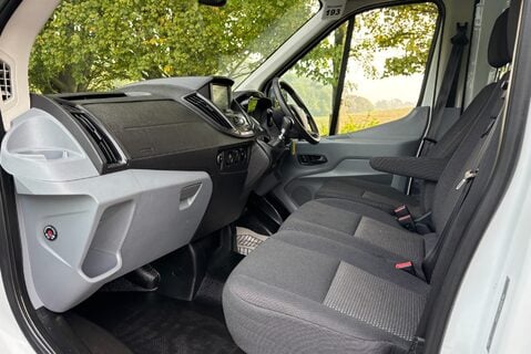 Ford Transit 350 L3 H3 130 ps Double Cab in Van - Air Con / Sat Nav 17