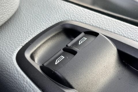 Ford Transit 350 L3 H3 130 ps Double Cab in Van - Air Con / Sat Nav 41