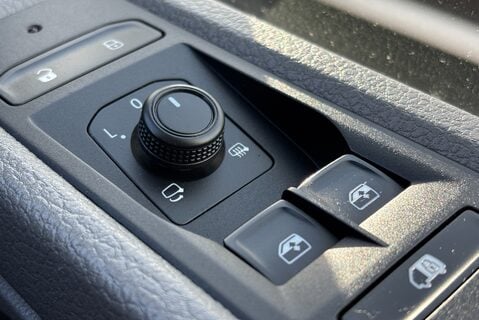 Volkswagen Transporter T30 150 ps DSG Lwb Highline Panel Van - Adaptive Cruise Control 35