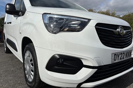 Vauxhall Combo L2H1 2300 100 ps Sportive Panel Van 21