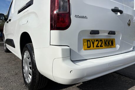 Vauxhall Combo L2H1 2300 100 ps Sportive Panel Van 23