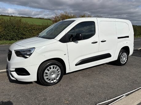Vauxhall Combo L2H1 2300 100 ps Sportive Panel Van