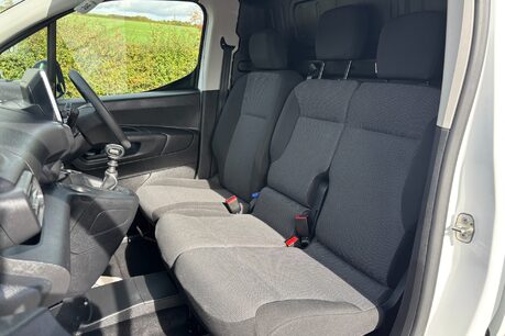 Vauxhall Combo L2H1 2300 100 ps Sportive Panel Van 24