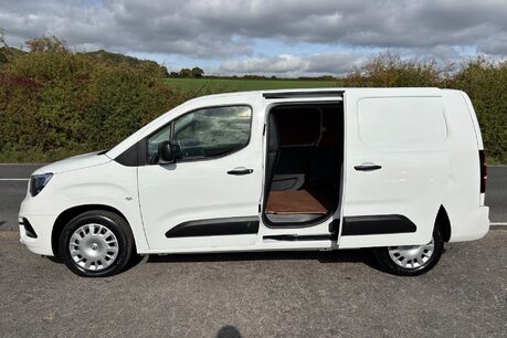 Vauxhall Combo L2H1 2300 100 ps Sportive Panel Van 6