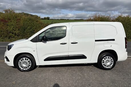 Vauxhall Combo L2H1 2300 100 ps Sportive Panel Van 5