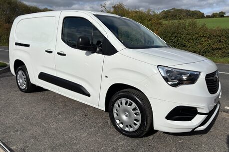 Vauxhall Combo L2H1 2300 100 ps Sportive Panel Van 3