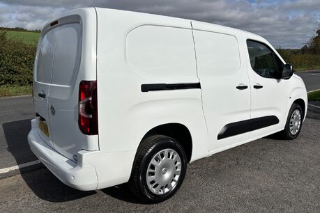 Vauxhall Combo L2H1 2300 100 ps Sportive Panel Van 2
