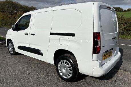 Vauxhall Combo L2H1 2300 100 ps Sportive Panel Van 4