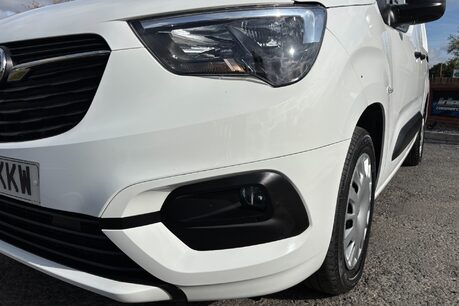 Vauxhall Combo L2H1 2300 100 ps Sportive Panel Van 20