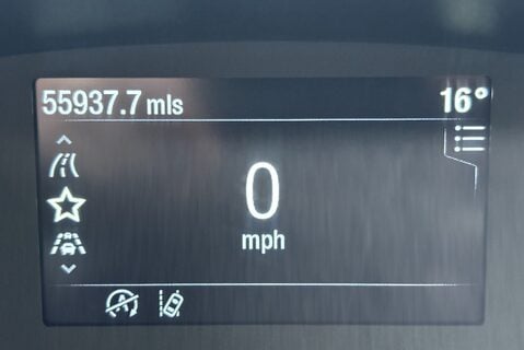 Ford Transit 310 L2 H2 Leader with Air Con / Sat Nav / Heated Seats 39