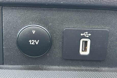 Ford Transit 310 L2 H2 Leader with Air Con / Sat Nav / Heated Seats 35