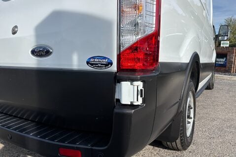 Ford Transit 310 L2 H2 Leader with Air Con / Sat Nav / Heated Seats 25