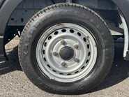 Ford Transit 310 L2 H2 Leader with Air Con / Sat Nav / Heated Seats 33