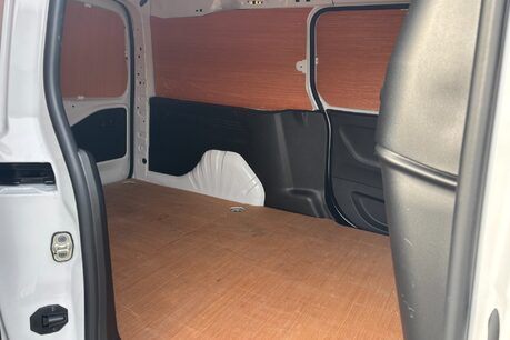 Vauxhall Combo L2H1 2300 Prime XL - Very Low Miles 13