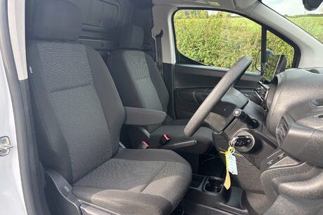 Vauxhall Combo L2H1 2300 Prime XL - Very Low Miles 30