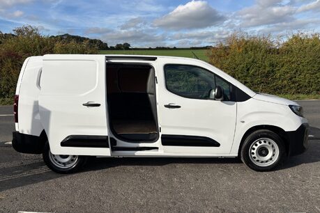 Vauxhall Combo L2H1 2300 Prime XL - Sat Nav 13