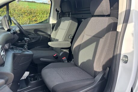 Vauxhall Combo L2H1 2300 Prime XL - Sat Nav 30