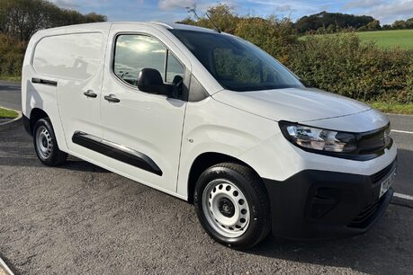 Vauxhall Combo L2H1 2300 Prime XL - Sat Nav 5