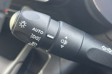 Vauxhall Combo L2H1 2300 Prime XL - Sat Nav 42