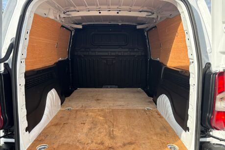 Vauxhall Combo L2H1 2300 Prime XL - Sat Nav 16