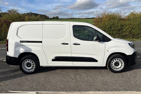 Vauxhall Combo L2H1 2300 Prime XL - Sat Nav 12