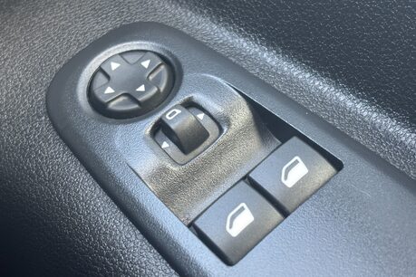 Vauxhall Combo L2H1 2300 Prime XL - Sat Nav 45