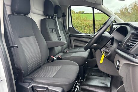 Ford Transit Custom 320 L1 Trend 130 ps Panel Van - Sat Nav / Air Con / Adaptive Cruise 31