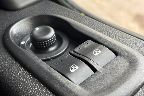 Vauxhall Movano L3H2 F3500 130ps Panel Van - Air Con & Sat Nav 31