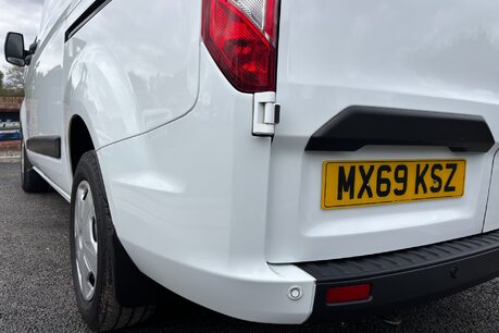 Ford Transit Custom 320 L1 Trend 130 ps Panel Van - Air Con / Twin Side Loading Doors 28