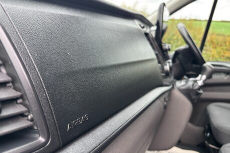Ford Transit Custom 320 L1 Trend 130 ps Panel Van - Air Con / Twin Side Loading Doors 43
