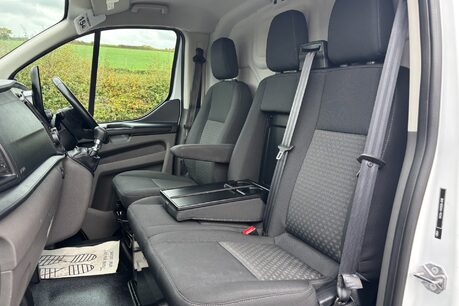 Ford Transit Custom 320 L1 Trend 130 ps Panel Van - Air Con / Twin Side Loading Doors 31