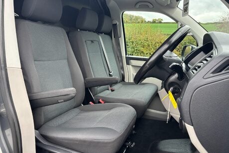 Volkswagen Transporter T32 204 ps Tdi Highline 4Motion DSG Panel Van - Factory Diff Lock 32