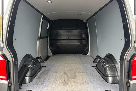 Volkswagen Transporter T32 204 ps Tdi Highline 4Motion DSG Panel Van - Factory Diff Lock 14